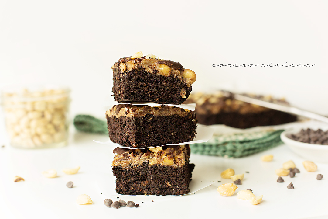 Corina Nielsen- Live Fit Snickers Brownies 3