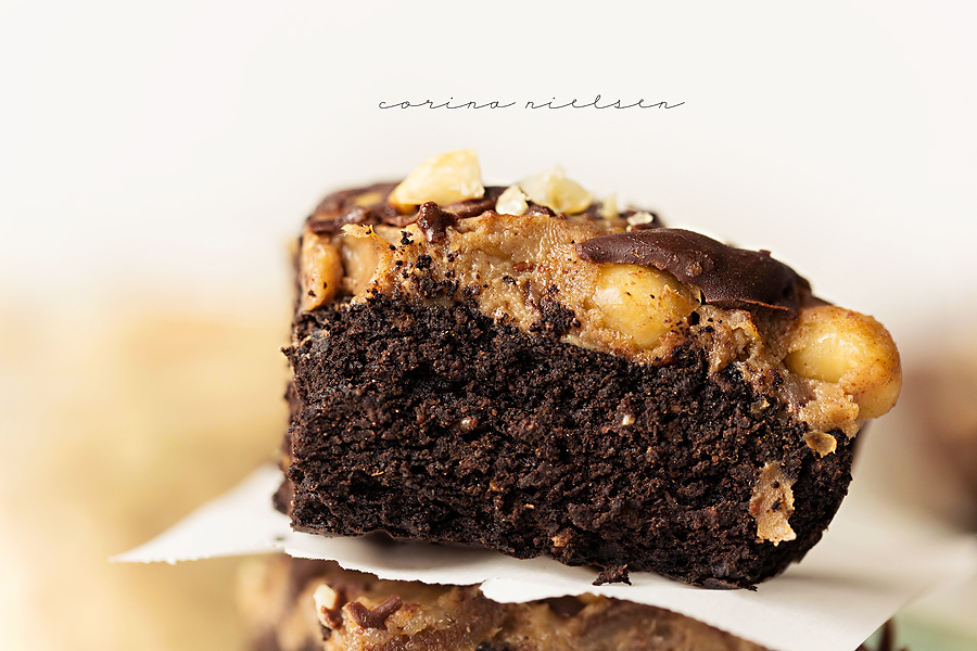 Corina Nielsen- Live Fit Snickers Brownies 5