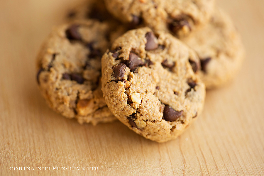 PEANUTBUTTERCUPSPIDERCOOKIES-5