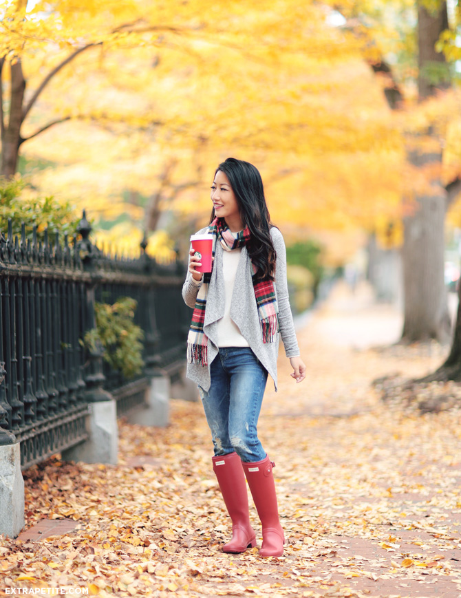 outfits with red rain boots