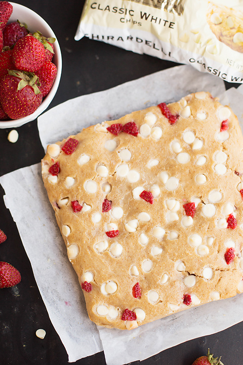 white chocolate strawberry blondies