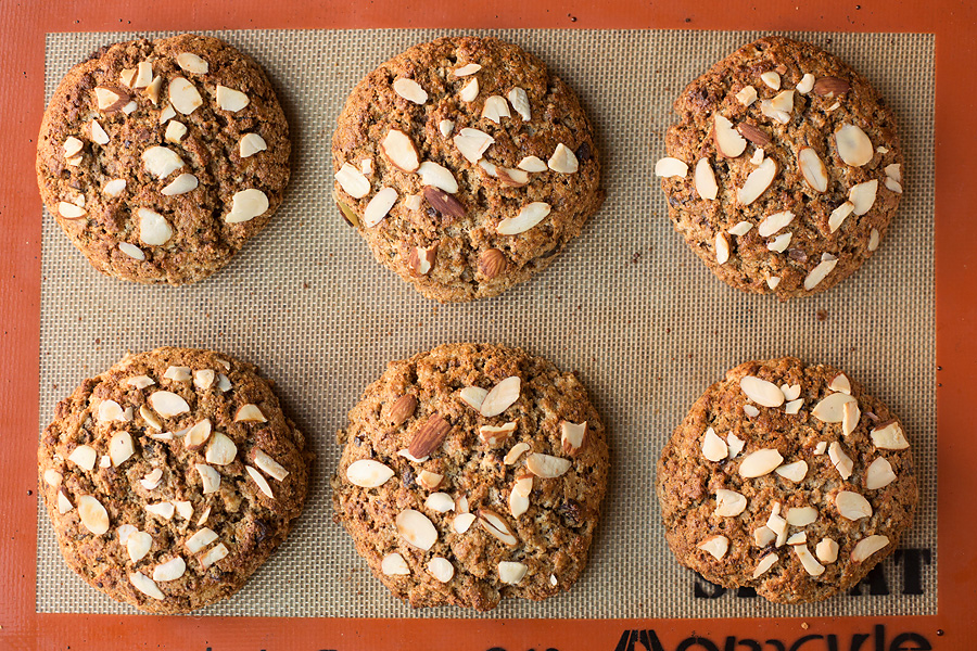 chocolate chunk almond scones