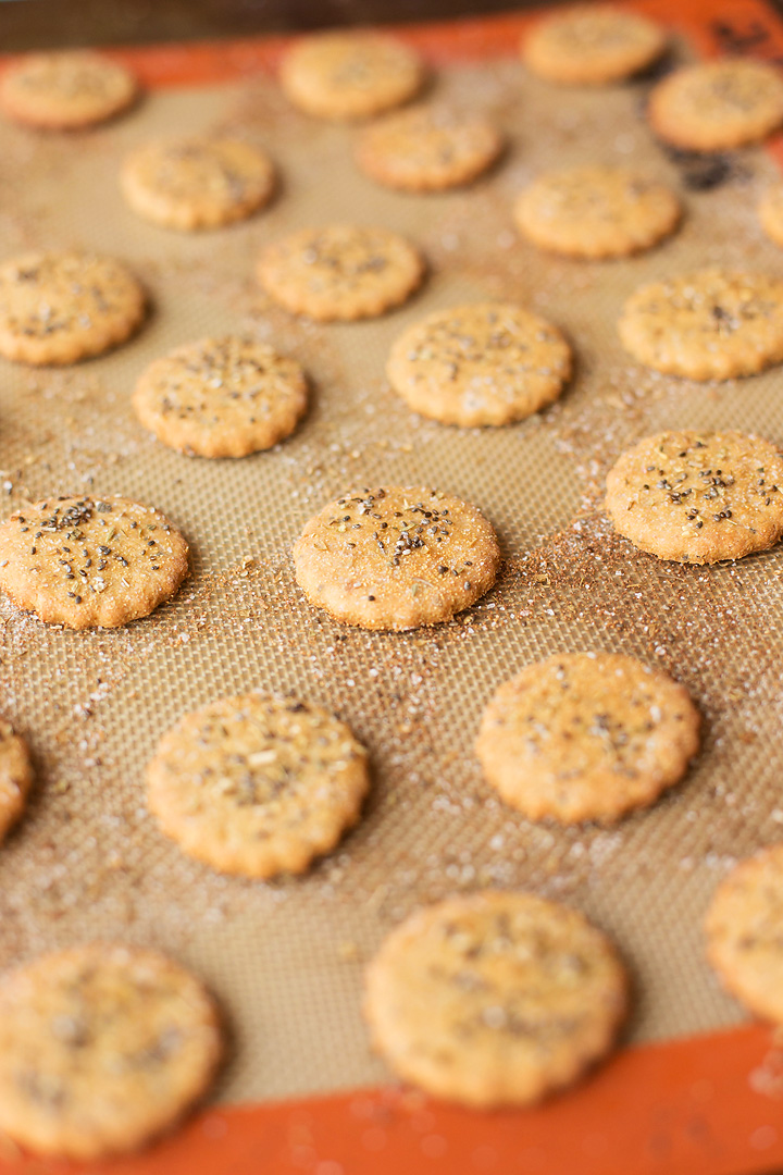 Super Food Crackers & Hummus