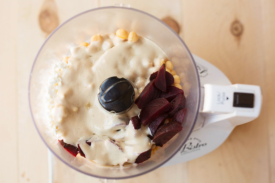 Easy Beet Hummus